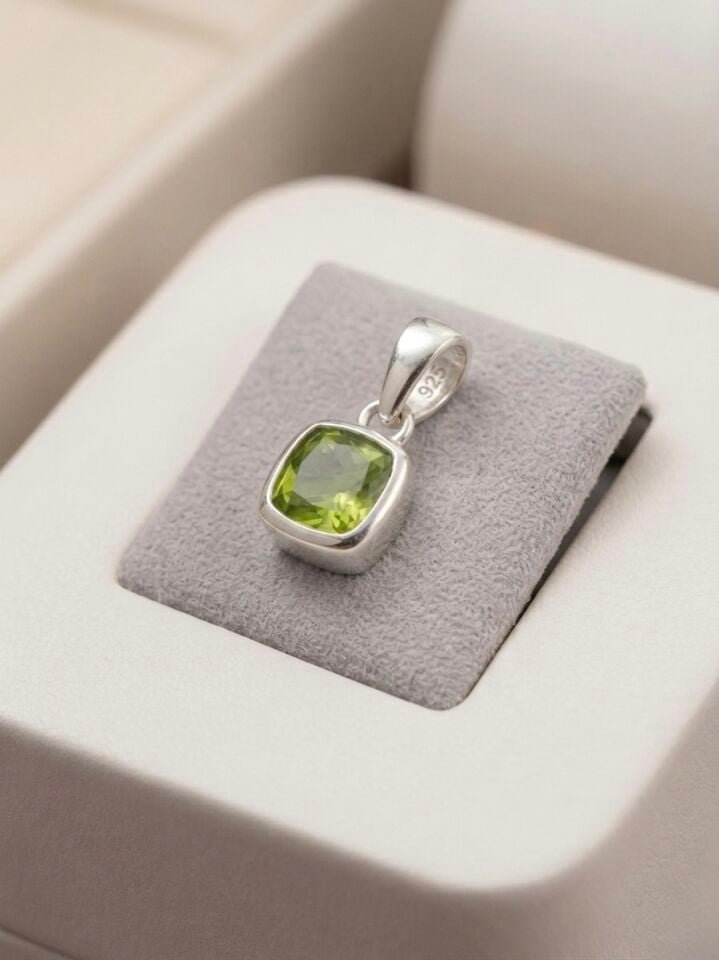 Zebercet Taşlı Kare Kesim Charm